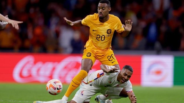 CHÍNH THỨC: 5 sao Hà Lan nhiễm virus, Koeman triệu tập 3 cái tên thay thế