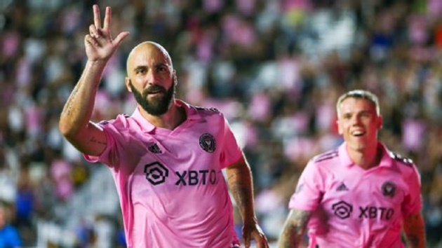 CHÍNH THỨC: Higuain giải nghệ