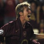 CHÍNH THỨC! Huyền thoại Arsenal và Barcelona tuyên bố giải nghệ