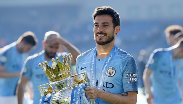 CHÍNH THỨC! Huyền thoại Man City giải nghệ