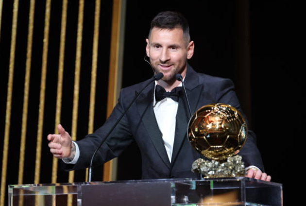 CHÍNH THỨC! Messi đoạt Quả bóng vàng lần thứ 8