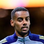 Chuyện gì đang xảy ra với Isak?