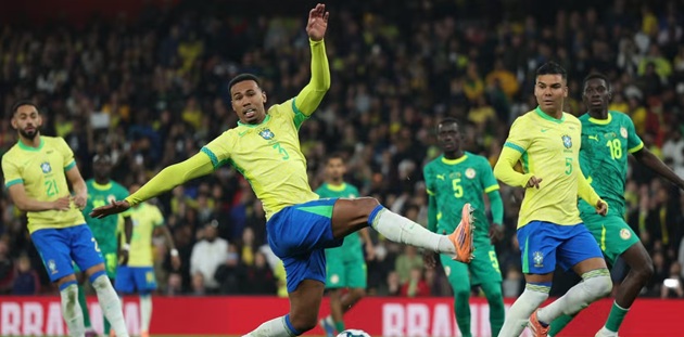 Chuyên gia lo Gabriel nghỉ dài hạn sau chấn thương ở tuyển Brazil