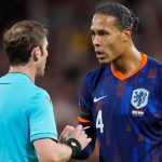 Cơ hội đến với De Ligt sau chiếc thẻ đỏ của Van Dijk