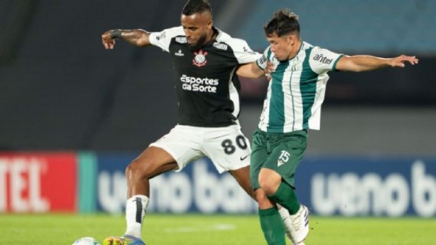 Corinthians của Depay thắp sáng hy vọng đi tiếp ở cúp Nam Mỹ