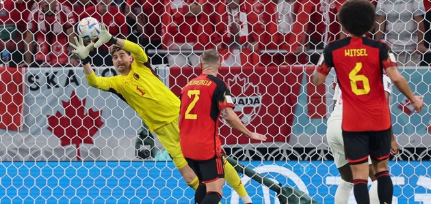 Courtois bất đồng với Tedesco, Real Madrid hưởng lợi