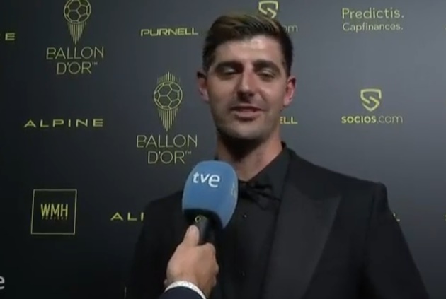 Courtois nói lời cay đắng về QBV của Benzema