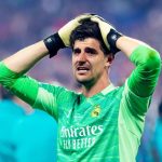 Courtois tiết lộ đồng đội không nghe lời Ancelotti