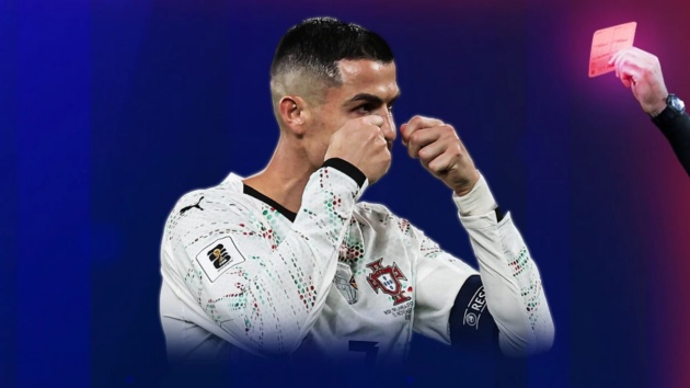 Cristiano Ronaldo rời tuyển Bồ Đào Nha sau thẻ đỏ gây tranh cãi