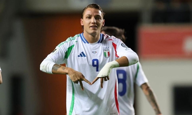 Đá hỏng phạt đền, Retegui gửi thông điệp tới tuyển Ý