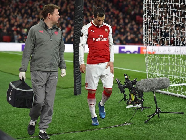 Đại thắng CSKA Moscow, Arsenal phải trả giá đắt