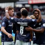 Đại thắng derby, Van Persie giúp Feyenoord vươn lên ngôi đầu