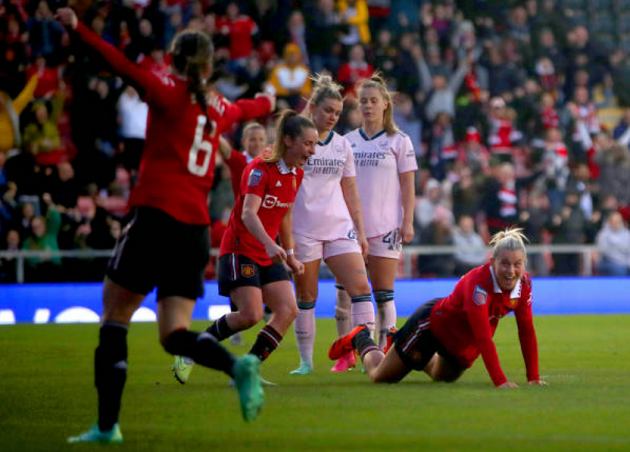 Đánh bại Arsenal, nữ Man Utd tiến gần đến danh hiệu