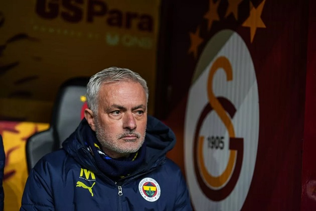 Diễn biến mới vụ phân biệt chủng tộc: Jose Mourinho kiện ngược Galatasaray
