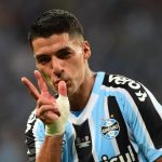 Đồng đội sốc trước tin Suarez có thể lắp chân giả