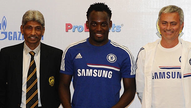 Essien đồng ý gia nhập Chelsea ngay khi Mourinho gọi