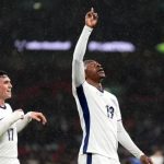 Eze tỏa sáng trước Serbia, fan Arsenal chỉ trích câu hỏi của phóng viên