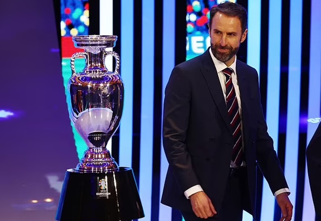 FA coi như định đoạt tương lai của Southgate