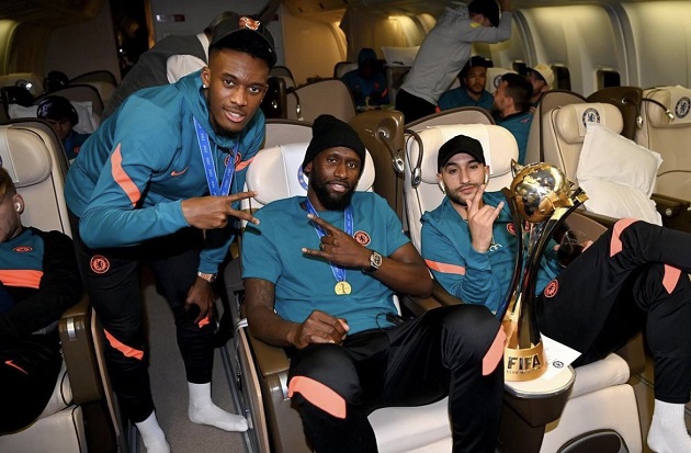 Fan Ajax hô vang tên Ziyech