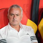 Fenerbahce của Mourinho đánh rơi chiến thắng khó tin ngày ra quân