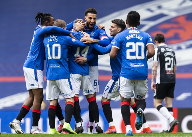 Gerrard quá đẳng cấp, giúp Rangers giải ‘cơn khát 10 năm’