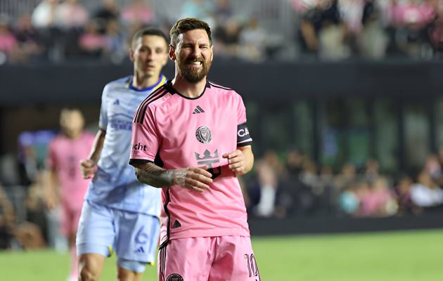 “Già gân” 40 tuổi hóa thánh khiến Messi nản lòng