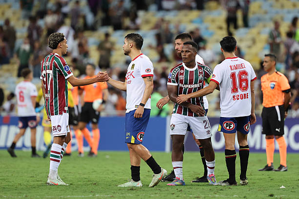 Gục ngã vì thẻ đỏ, Union Espanola chia tay Copa Sudamericana