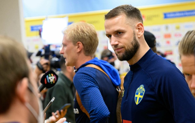 Haaland: “Hắn ta gọi tôi là con đĩ, đòi đạp gãy chân tôi”