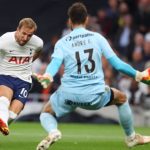 Harry Kane bùng nổ, Tottenham lật ngược thế cờ thắng 3-0
