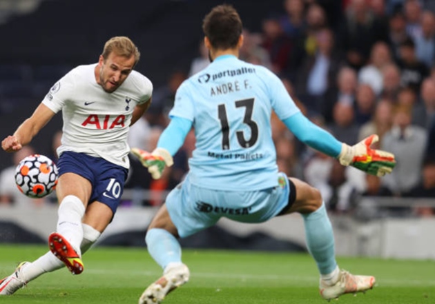 Harry Kane bùng nổ, Tottenham lật ngược thế cờ thắng 3-0
