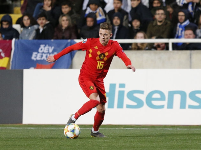 Hazard tỏa sáng rực rỡ khi trở lại quê hương