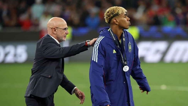 HLV Tây Ban Nha bác bỏ mâu thuẫn với Barca về Yamal