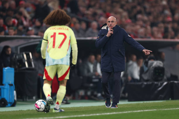 HLV Tây Ban Nha bất ngờ với phản ứng của CĐV Đức nhắm vào Cucurella