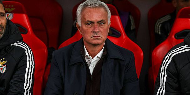 Jose Mourinho bức xúc, đổ lỗi trọng tài và VAR sau trận hòa