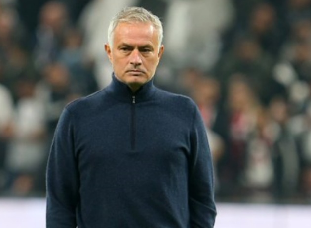 Jose Mourinho mỉa mai trọng tài sau trận thua của Fenerbahce