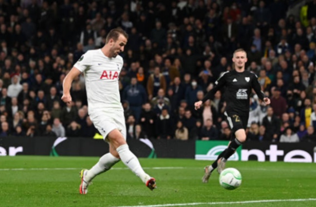 Kane cảm thấy bất ngờ vì lập hat-trick tại ECL