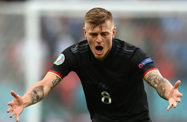 Khẳng định Messi không xứng đáng, Toni Kroos chỉ rõ chủ nhân của QBV