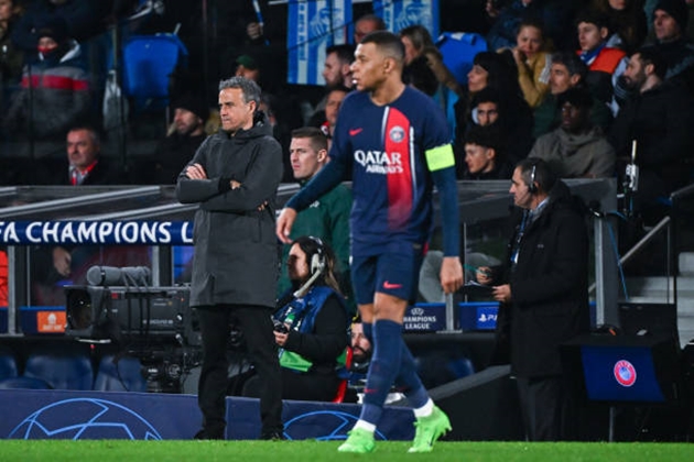 Không chỉ Mbappe, PSG còn 1 cầu thủ Barca phải “phong tỏa”