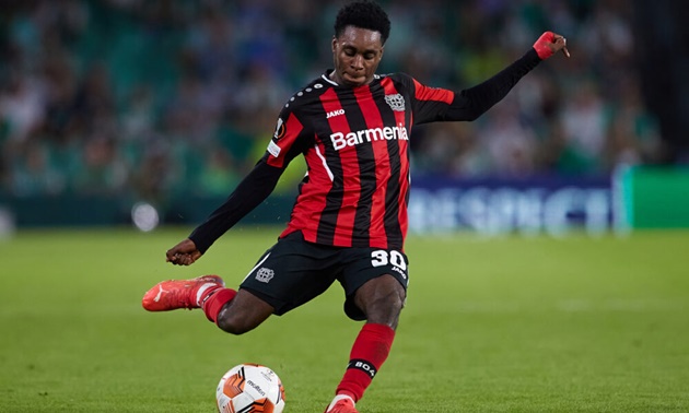 Koeman chê mục tiêu Man Utd không biết phòng ngự