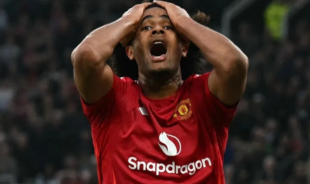 Koeman: “Zirkzee đang không đủ tốt”