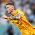 Lên tuyển, Weghorst ngay lập tức nhận được lời khen