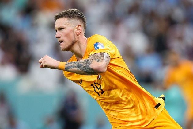 Lên tuyển, Weghorst ngay lập tức nhận được lời khen