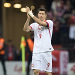 Lewandowski thất vọng vì phải thi đấu như tiền vệ