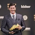 Lewandowski trả lời câu hỏi liệu bóng đá hay định mệnh có nợ 1 QBV hay không