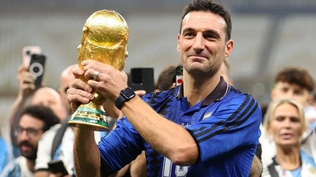 Lionel Scaloni chọn người xuất sắc hơn giữa Maradona và Messi