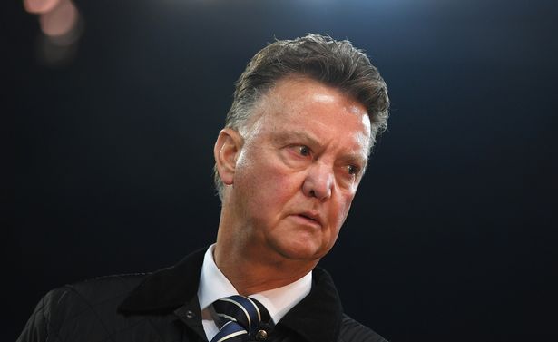 Louis van Gaal chuẩn bị về huấn luyện Van de Beek