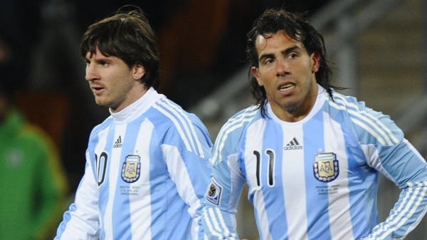 Lý do Tevez không chúc mừng Messi sau World Cup