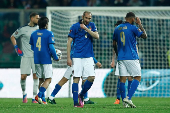 Mancini để ngỏ khả năng từ chức sau thất bại của tuyển Italy