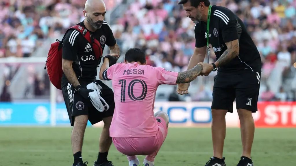 Mascherano báo tin dữ về Messi