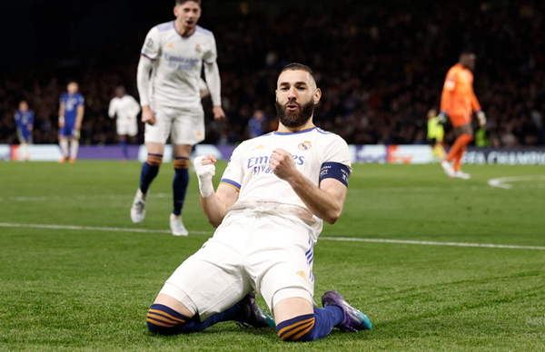 Mặt trái của Benzema